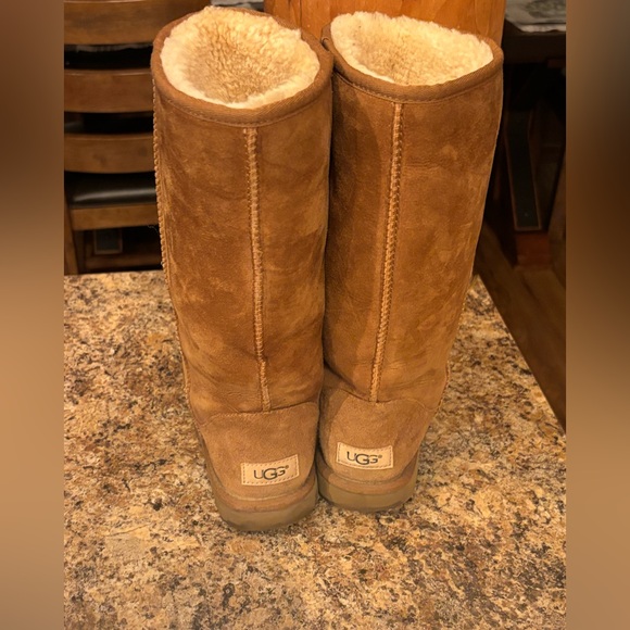 Women's UGG Classic II Tall Boots I Size 8 - Picture 5 of 7